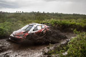 Oliver Solberg lidera o Safari Rally do Quênia após início dramático com domínio da Toyota