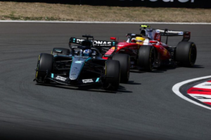  Russell vence após duelo intenso com Hamilton e Leclerc em corrida agitada