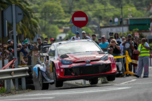 Ogier segura Solberg por 3s8 e Toyota domina sábado eletrizante no Rally das Ilhas Canárias