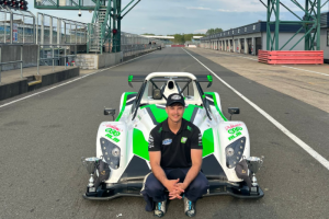 Mais líder do que nunca, Pedro Oliveira tem final de semana 100% em Silverstone