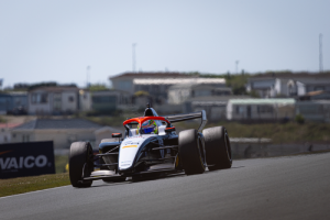 Gabriel Gomez termina com duplo top 10 nos treinos e chega forte para etapa de Zandvoort na FREC