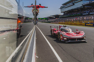 Toyota volta ao topo nas 24 Horas de Le Mans após quatro anos, Barrichello vai ao pódio na GT3