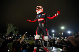 Piquet segura a pressão de Fraga e vence a corrida noturna da Bradesco Stock Pro Series em Cuiabá