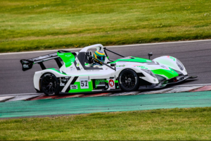 Pedro Oliveira busca manter a liderança da Classe B na metade da temporada do Radical Cup Challenge UK em Anglesey