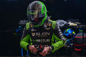 Sozinho por três horas, Pedro Queirolo supera adversidades e leva AJR #35 até a bandeirada no Velopark